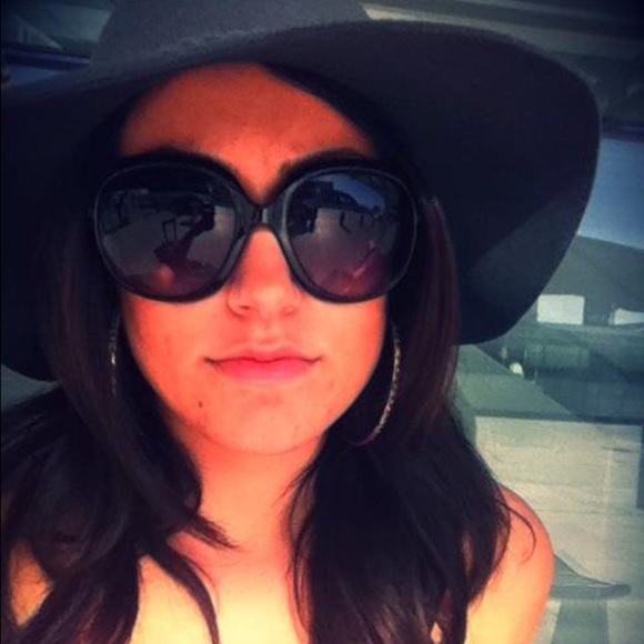 Meet your Posher, Melissa
