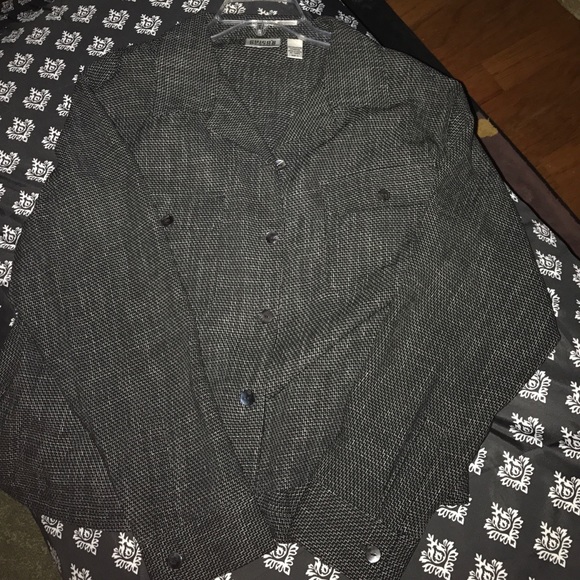 Chico's size 3. Like new. Lightweight dress jacket