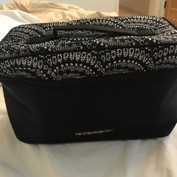victoria's secret travel bag