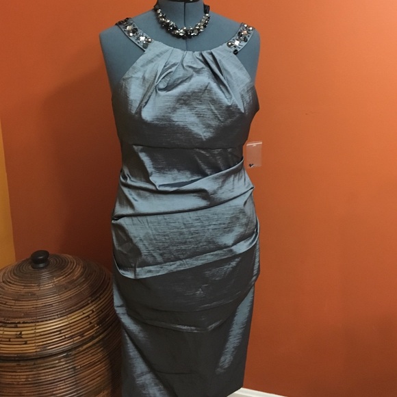 Brand new shimmer dress is cut small, it's HOT! - Picture 2 of 4