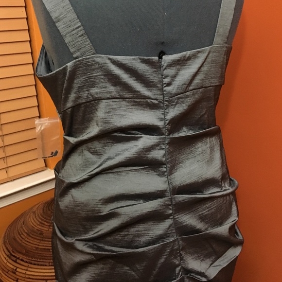 Brand new shimmer dress is cut small, it's HOT! - Picture 4 of 4