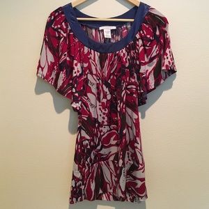 Super flattering patterned top!