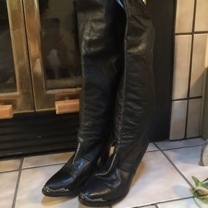 Pre-owned zodiac boots 7.5M