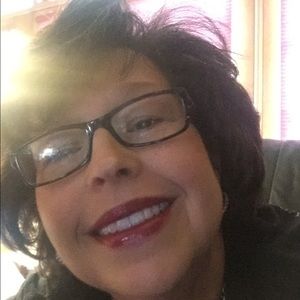 Meet your Posher, Rhesa