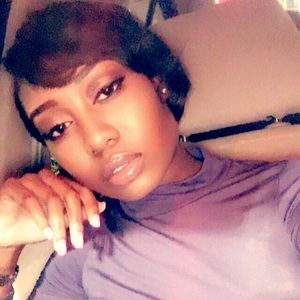 Meet your Posher, Chanel