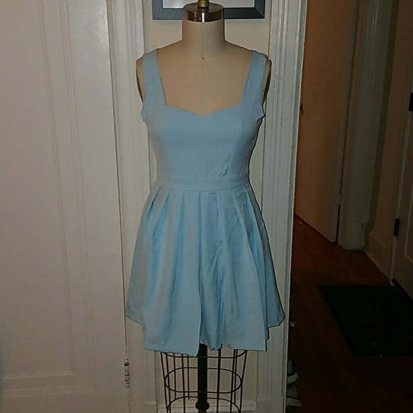 💙 Baby blue Classic Heart dress - Picture 2 of 4
