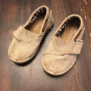 Toddler Toms tan shoes sz 5