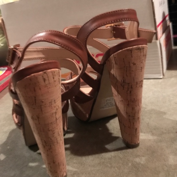 Sandals! - Picture 2 of 3