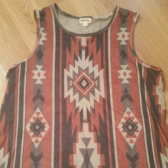 Tops - BOGO 🌹Very soft native print tank top