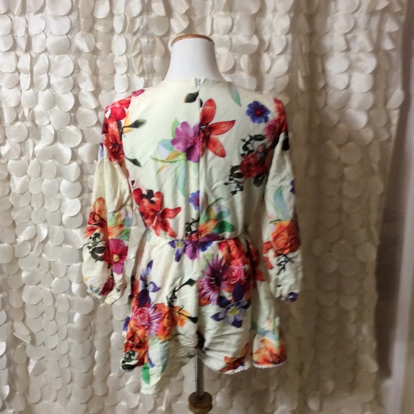 Gorgeous Cream Floral Romper - Picture 2 of 3