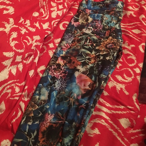 Onzie Capri work out leggings