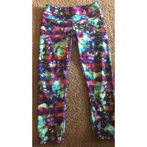 Athleta floral fade sonar capris sz XS