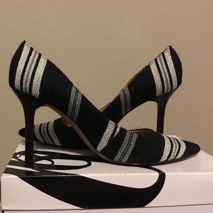 Nine West black striped "Martina" pumps size 9