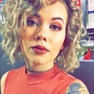 Meet your Posher, Kayla