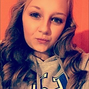 Meet your Posher, Abigail