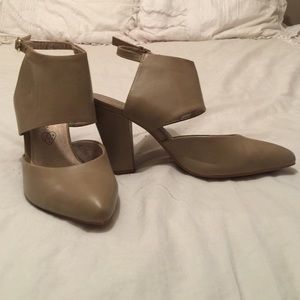 Born in California Nude Heels size 8