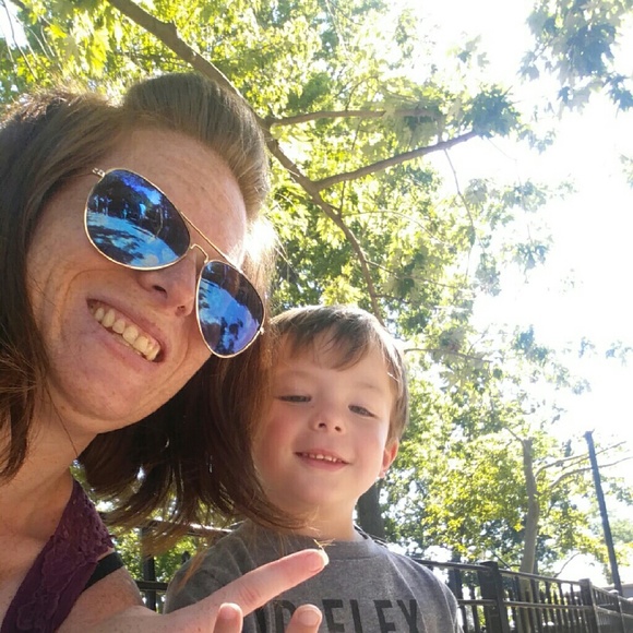 Meet your Posher, Jacki - Picture 1 of 1