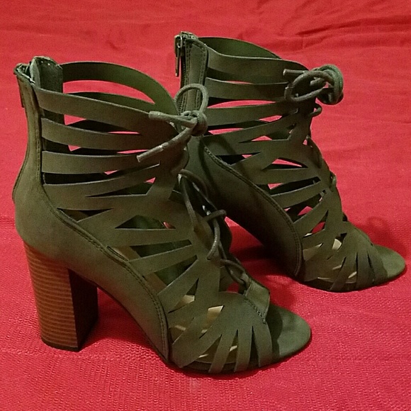 Gladiator Green thick heel Sandal Size 6