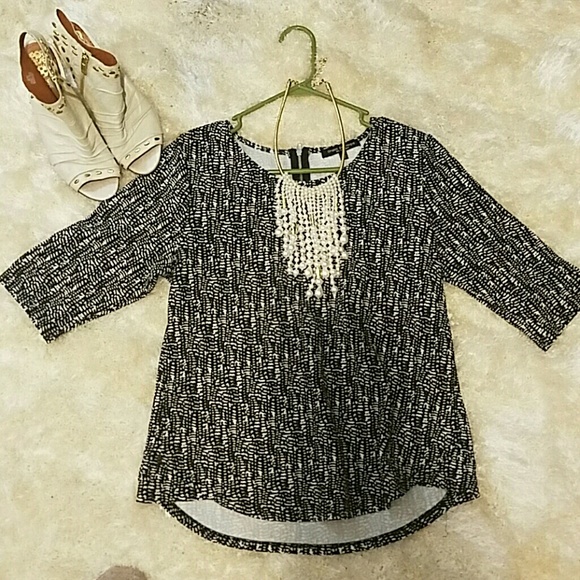 Black & white dressy top.