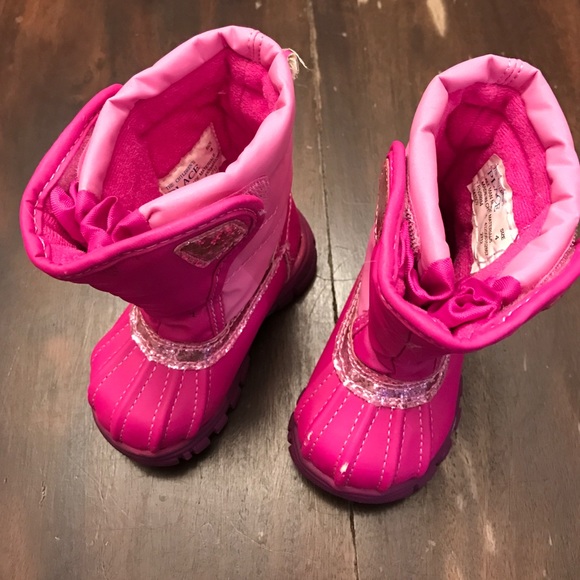 Children's place snow boots toddler 4 pink