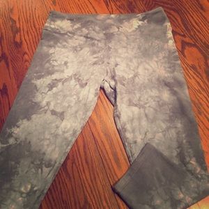 Super soft grey tie-dyed yoga pants!
