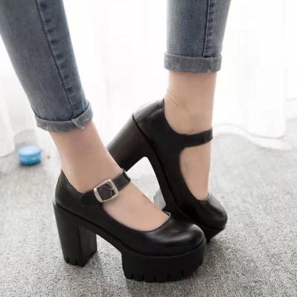 Chunky Platform Mary Janes - Sz 6