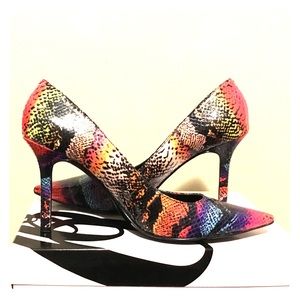 Nine West multicolor "Martina" pumps in size 9