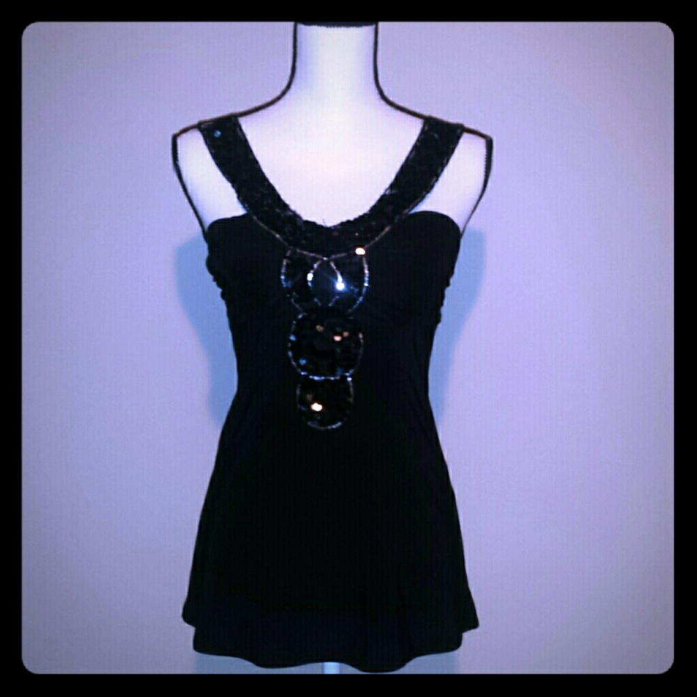 DRESS IT UP OR GO CASUAL!