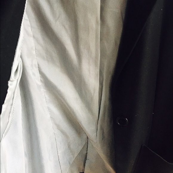 Blazer - Picture 3 of 4
