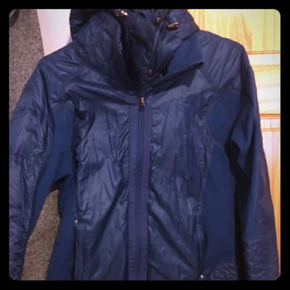 Lululemon running jacket size 10