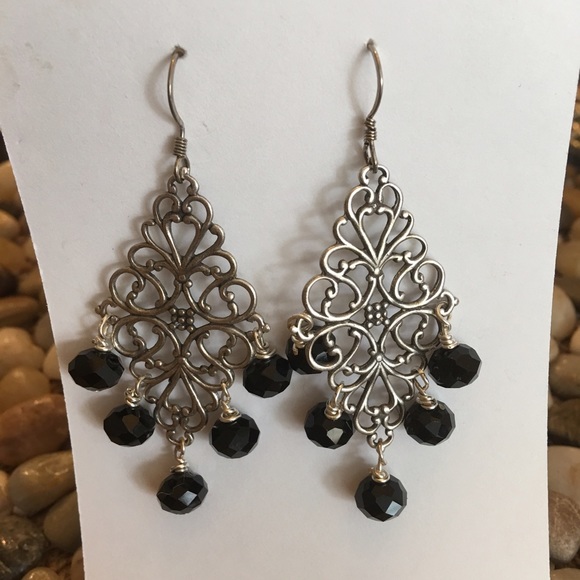 Filigree silver and black jet earrings - Picture 2 of 3
