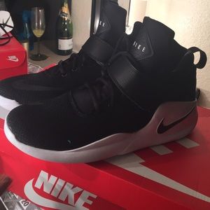 Brand new Men's Nike Kwazi sneakers