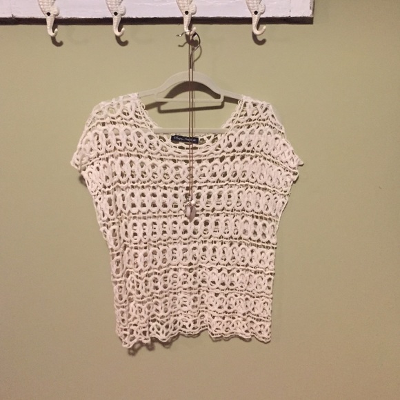 Super cute cream top