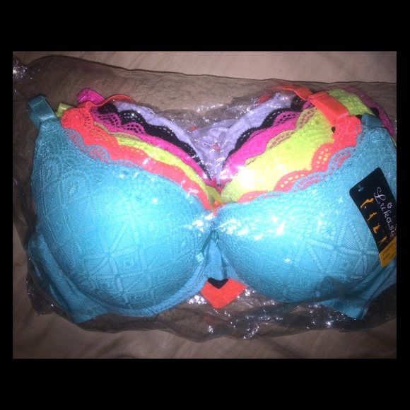 BRAND NEW Lot of 6 Bras