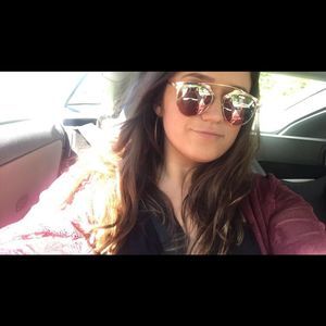 Meet your Posher, Bella