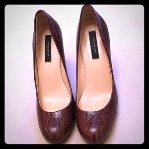 Ann Taylor snakeskin pumps