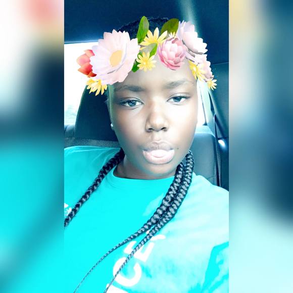 Meet your Posher, Raquel