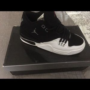 Jordan Flight 23 Black/MTLLC SLVR-WHT-VRSTY RD