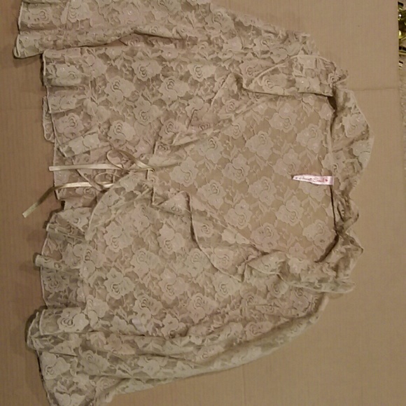 Lace midarm cover up