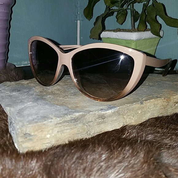 Nude ombre sunglasses