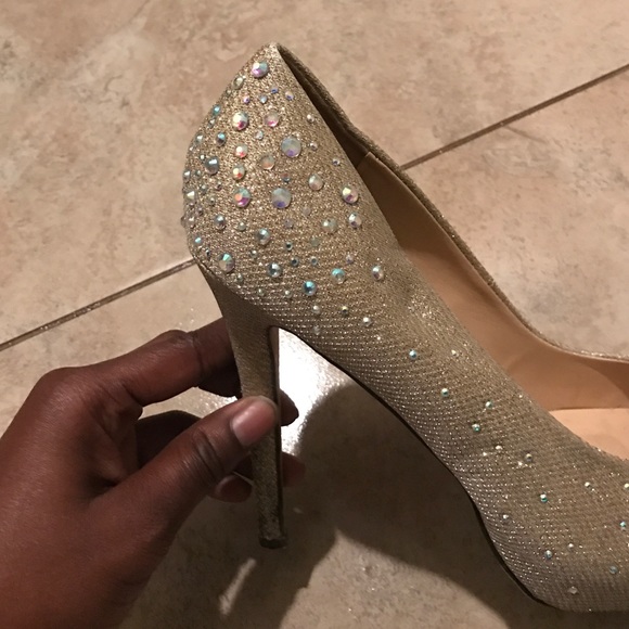 Heels - Picture 4 of 4