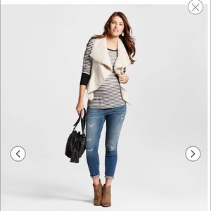 Maternity over belly skinny jeans Liz Lange M