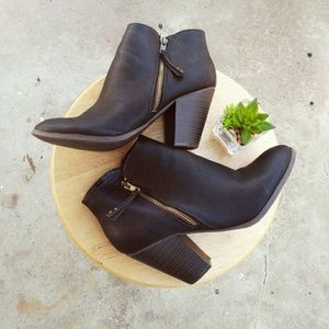 Charlotte Russe Ankle Booties in Black Size 8