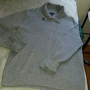Gap sweater