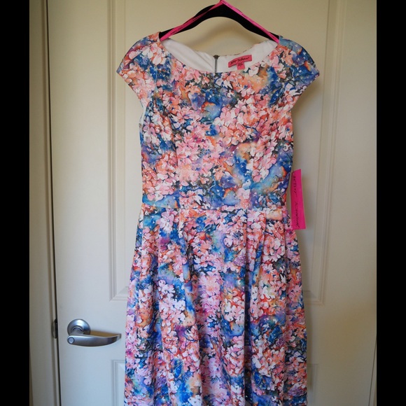 NWT Betsey Johnson Floral Scuba cutout Flare Dress - Picture 4 of 4