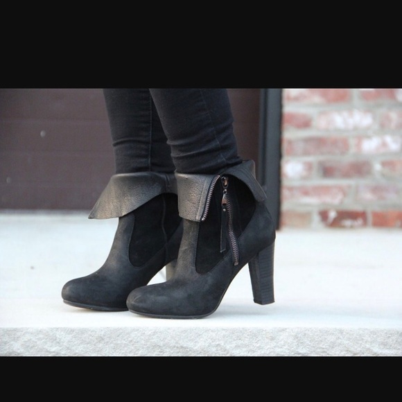 Sale‼️ UGG | black heel suede boots - Picture 4 of 4