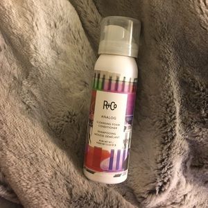 R+Co Analog Cleansing Foam Conditioner