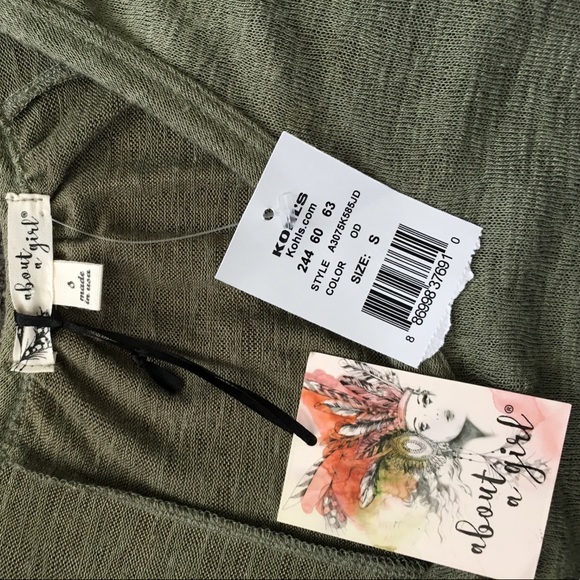 Green Top - Picture 4 of 4