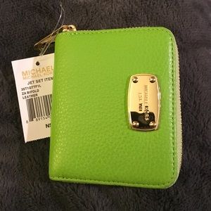 NWT Michael Kors jet set wallet