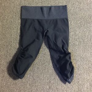 Lululemon yoga capris